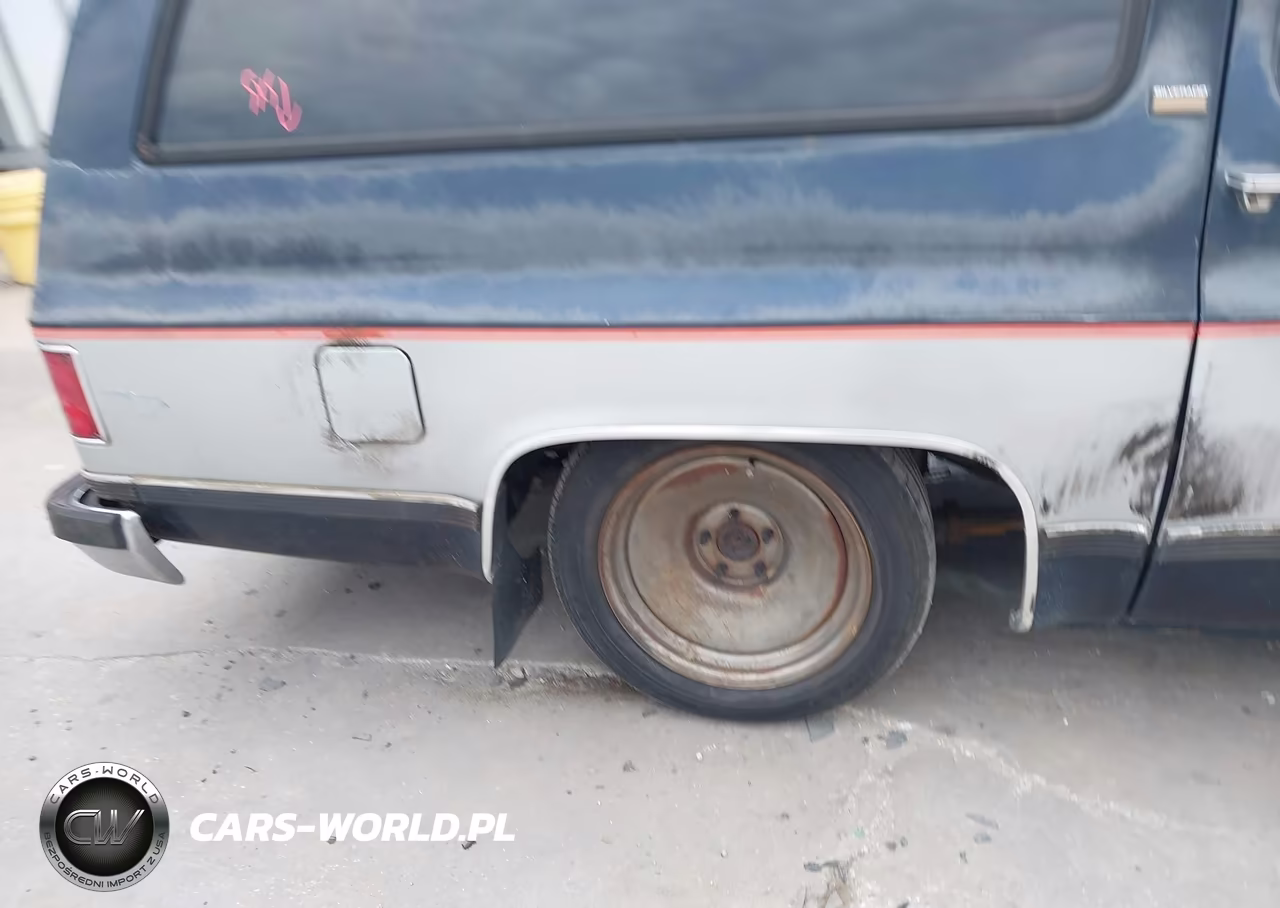 1990 Chevrolet Suburban R1500 VIN:1GNER16K7LF180239 - 13