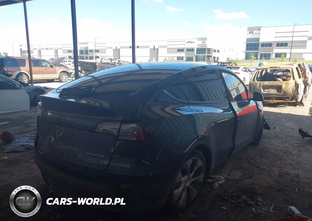 2024 Tesla Model Y Long Range Dual Motor All-Wheel Drive VIN:7SAYGDEE7RF022718 - 4