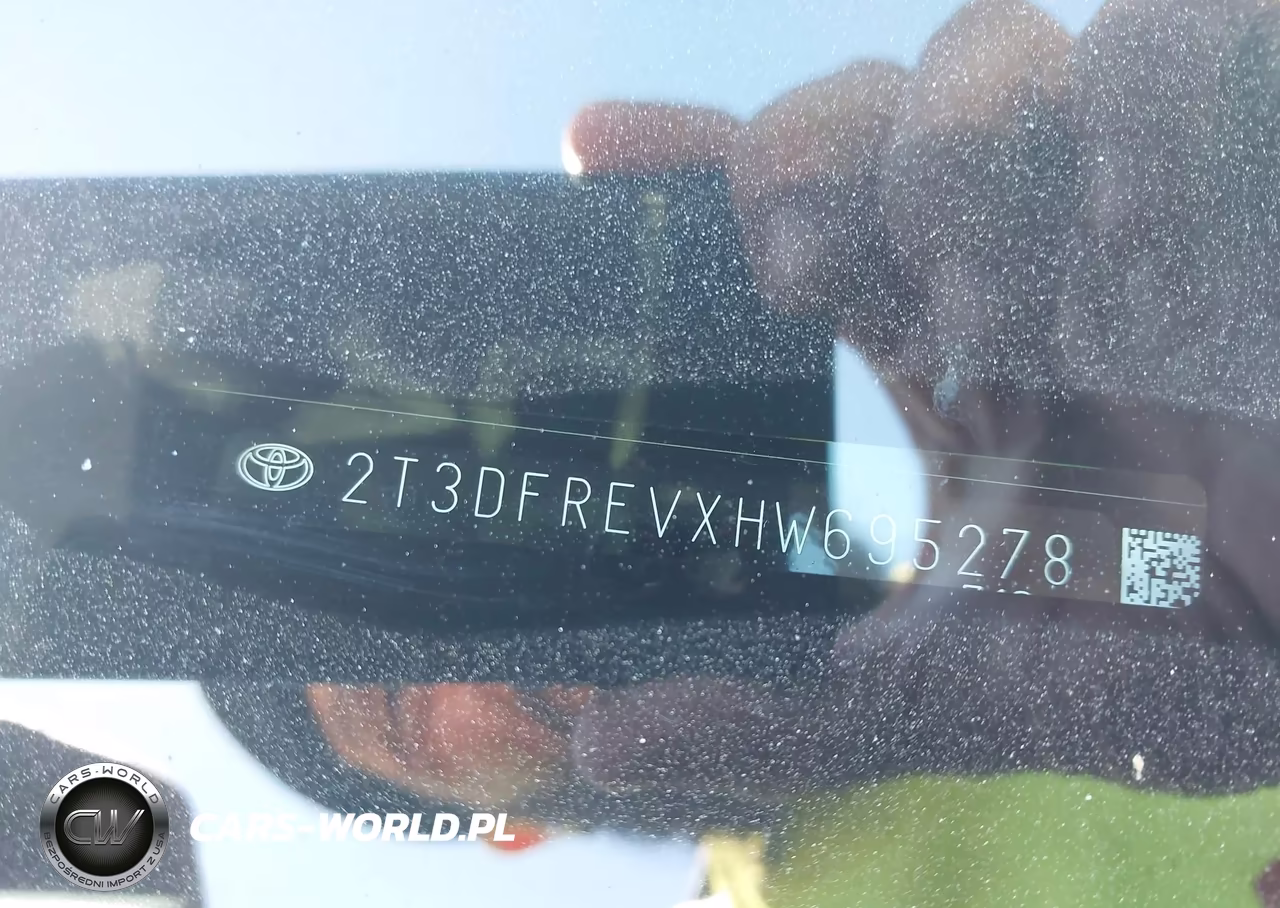 2017 Toyota Rav4 Limited VIN:2T3DFREVXHW695278 - 9
