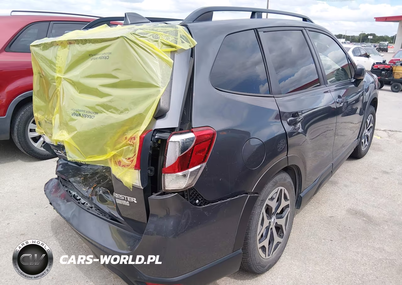 2020 Subaru Forester Premium VIN:JF2SKAGC6LH584369 - 4