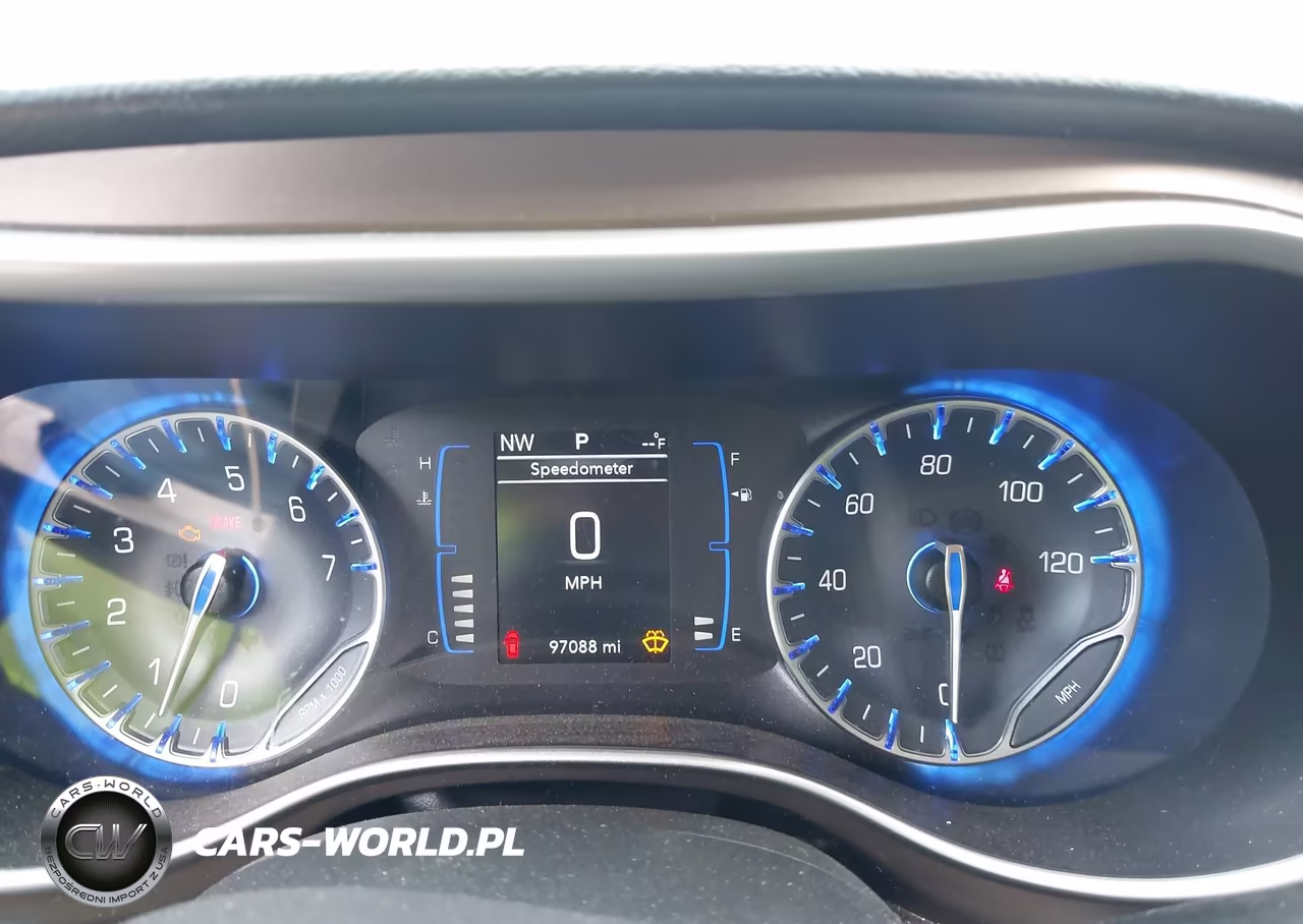 2018 Chrysler Pacifica Touring Plus VIN:2C4RC1FGXJR125541 - 7