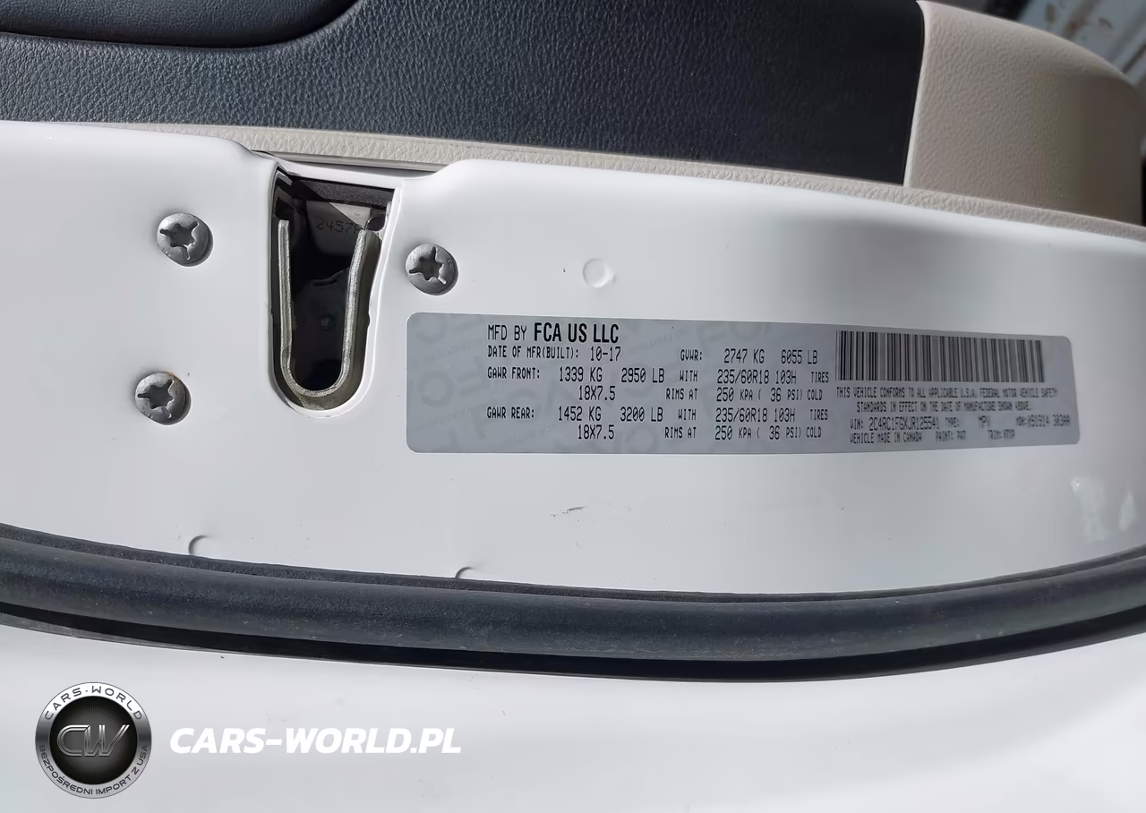 2018 Chrysler Pacifica Touring Plus VIN:2C4RC1FGXJR125541 - 9