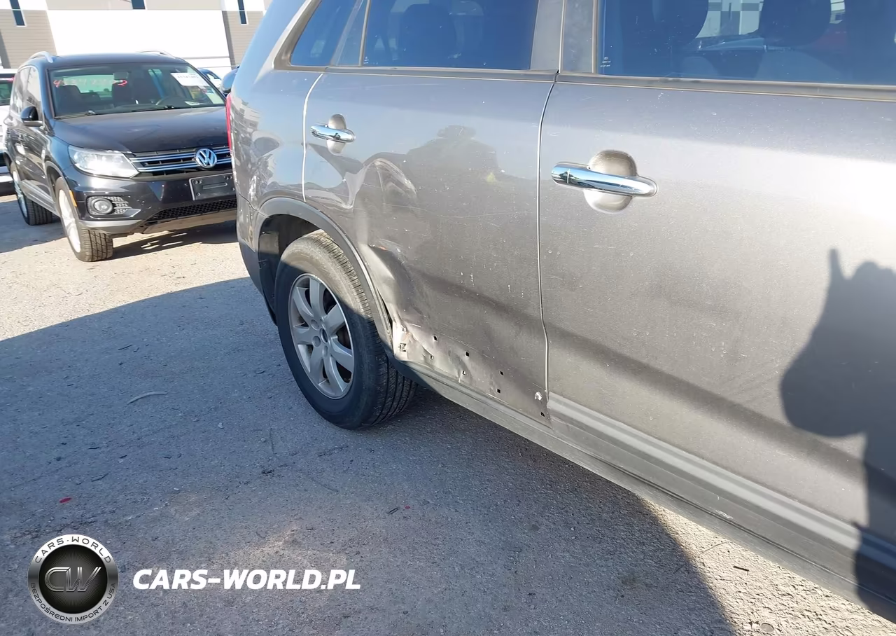 2011 Kia Sorento Lx VIN:5XYKTCA16BG011235 - 6