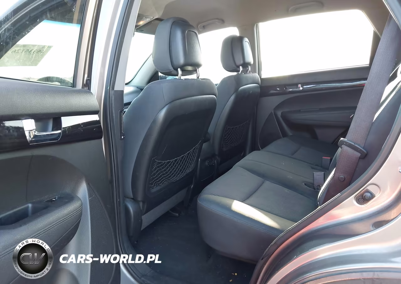 2011 Kia Sorento Lx VIN:5XYKTCA16BG011235 - 8