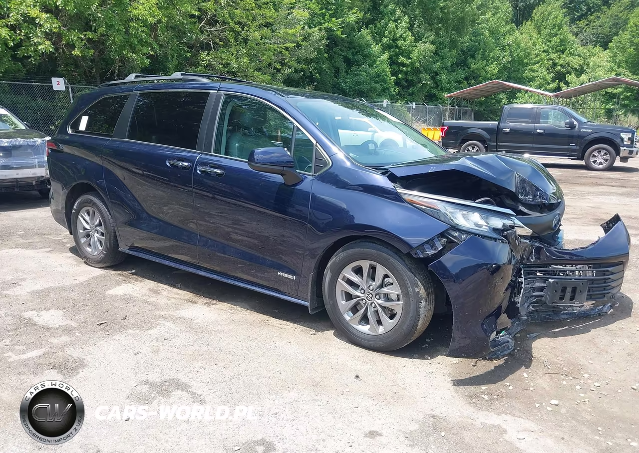 2021 Toyota Sienna Xle