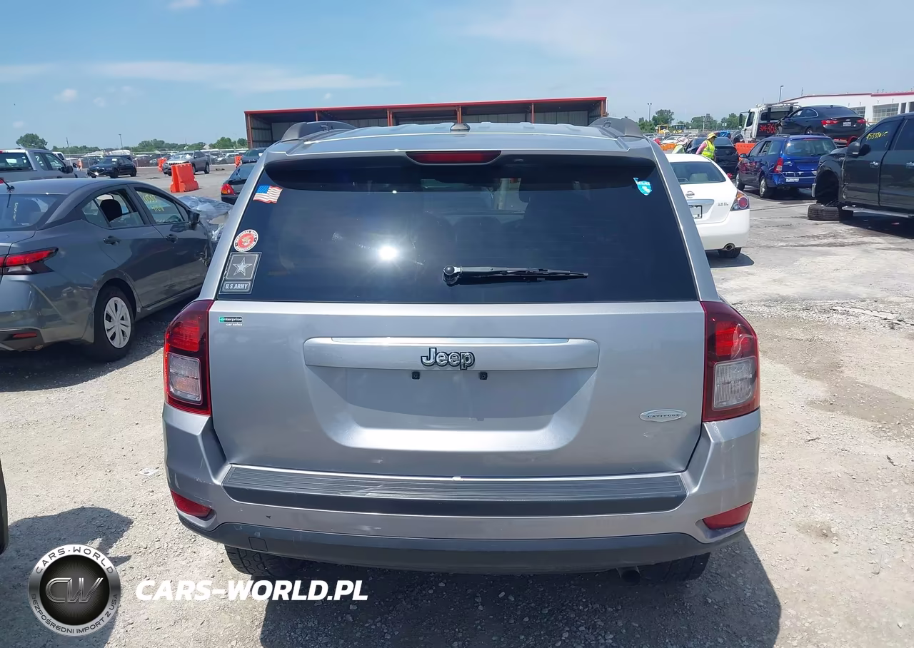 2016 Jeep Compass Latitude VIN:1C4NJCEA8GD715228 - 16