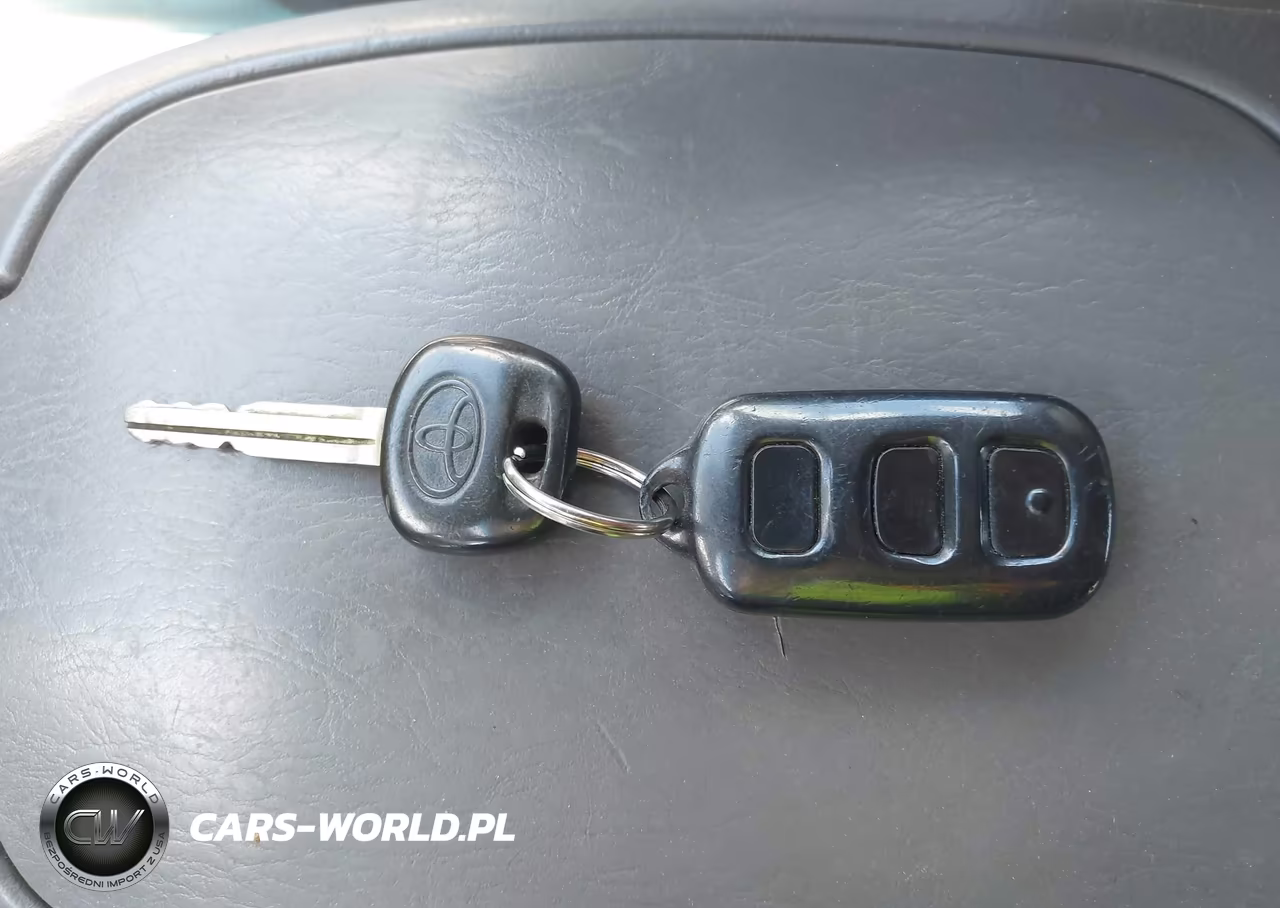2005 Toyota Sequoia Limited V8 VIN:5TDBT48A75S241854 - 11