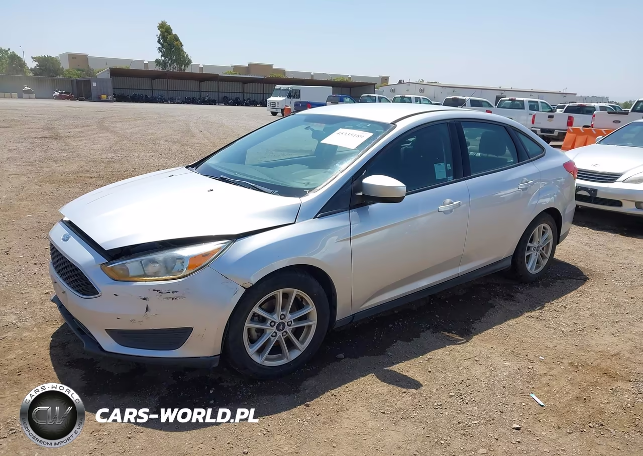 2018 Ford Focus Se VIN:1FADP3FE8JL304412 - 2