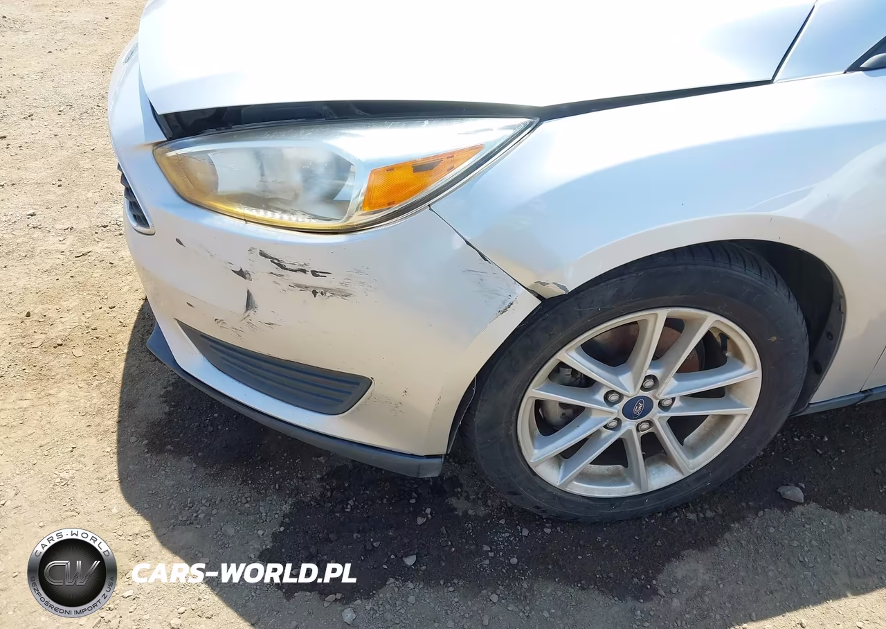 2018 Ford Focus Se VIN:1FADP3FE8JL304412 - 6