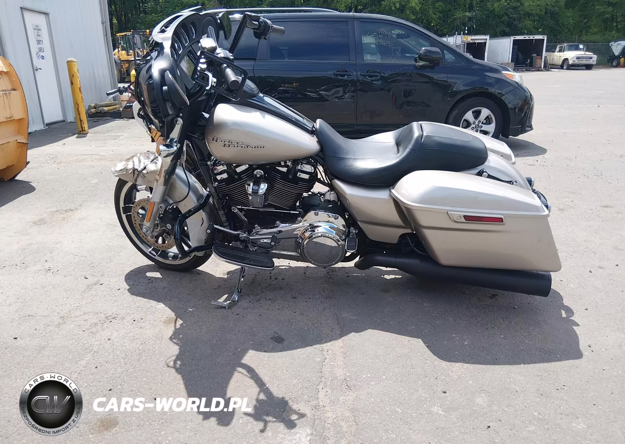 2018 Harley-Davidson Flhx Street Glide VIN:1HD1KBC18JB614720 - 12