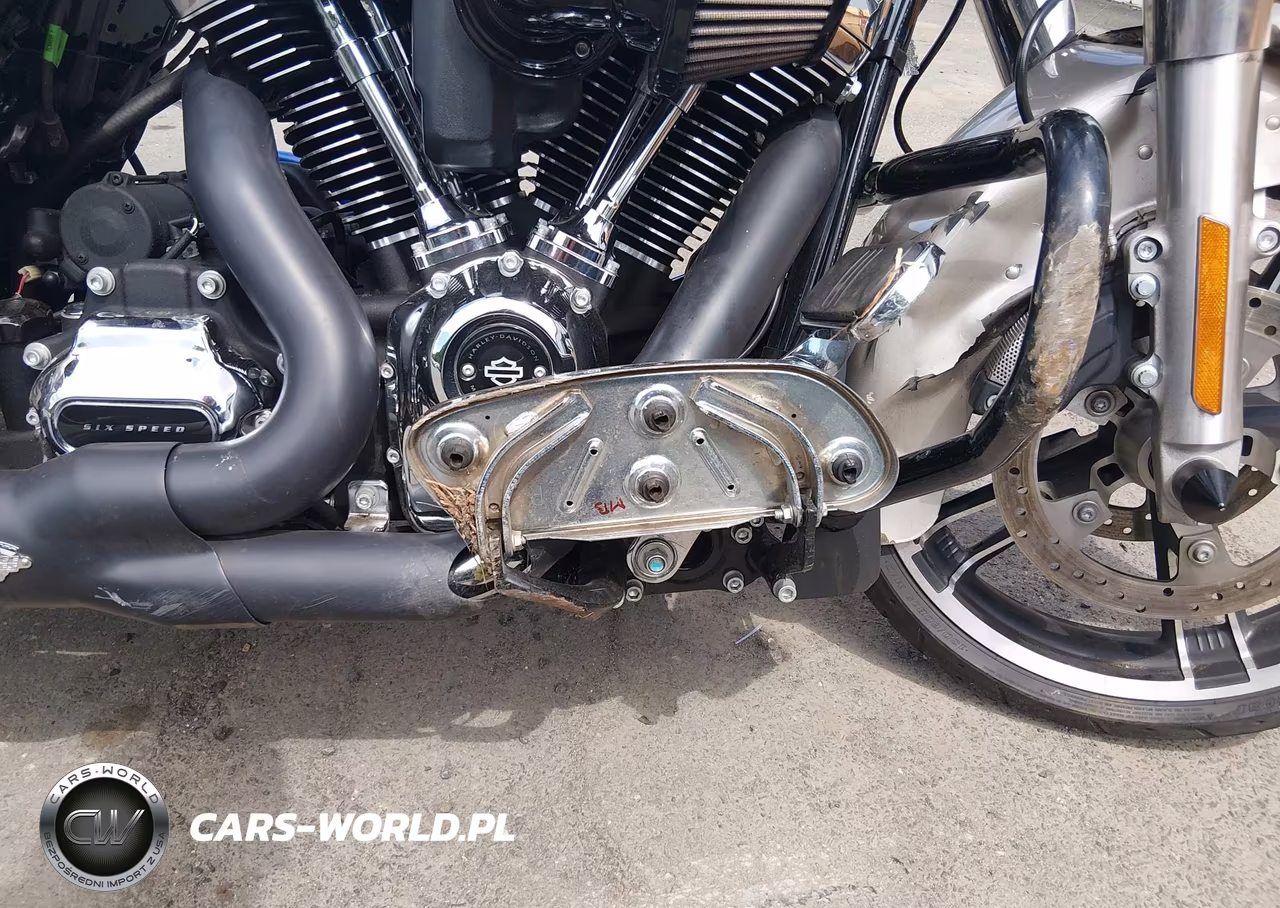 2018 Harley-Davidson Flhx Street Glide VIN:1HD1KBC18JB614720 - 14