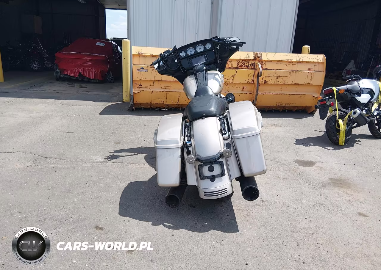 2018 Harley-Davidson Flhx Street Glide VIN:1HD1KBC18JB614720 - 6