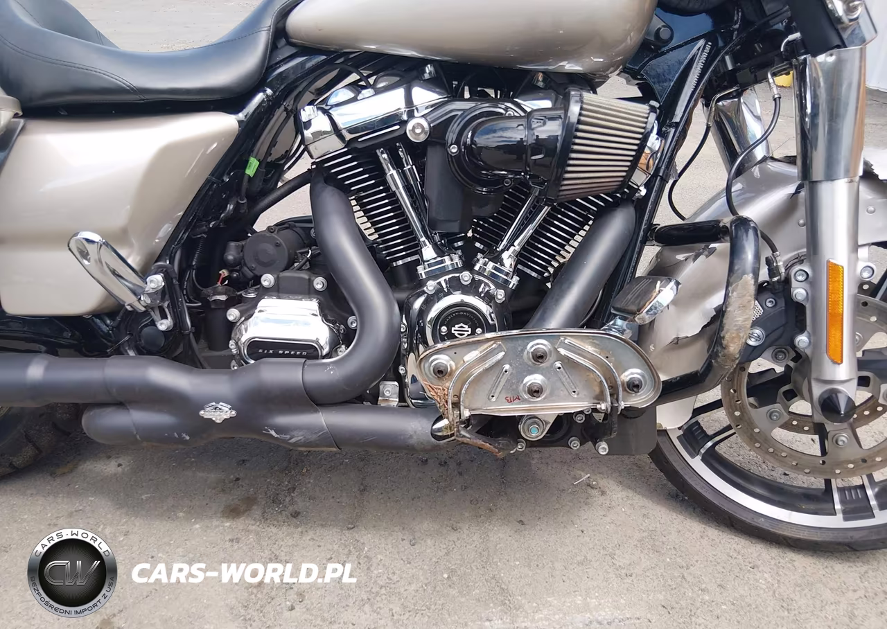 2018 Harley-Davidson Flhx Street Glide VIN:1HD1KBC18JB614720 - 8
