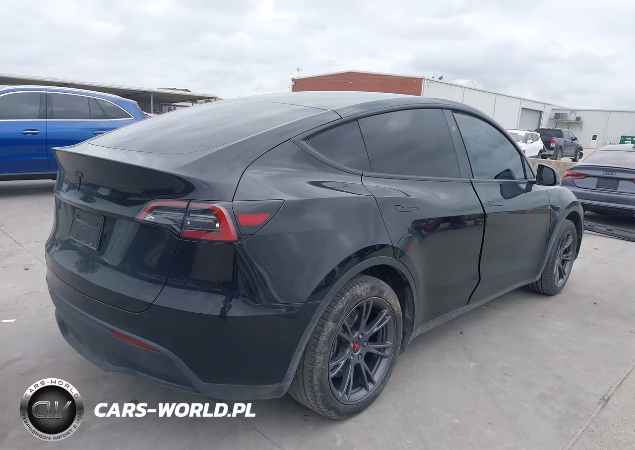 2024 Tesla Model Y Long Range Single Motor Rear-Wheel Drive-Rwd VIN:7SAYGDED9RA310874 - 4