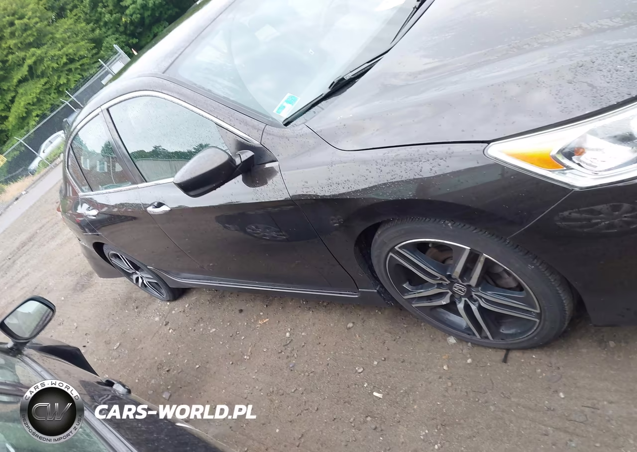 2017 Honda Accord Sport VIN:1HGCR2F56HA168184 - 13