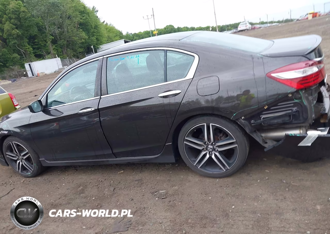 2017 Honda Accord Sport VIN:1HGCR2F56HA168184 - 14
