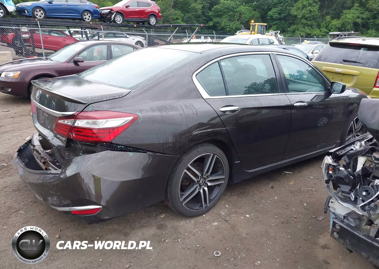 2017 Honda Accord Sport VIN:1HGCR2F56HA168184 - 4