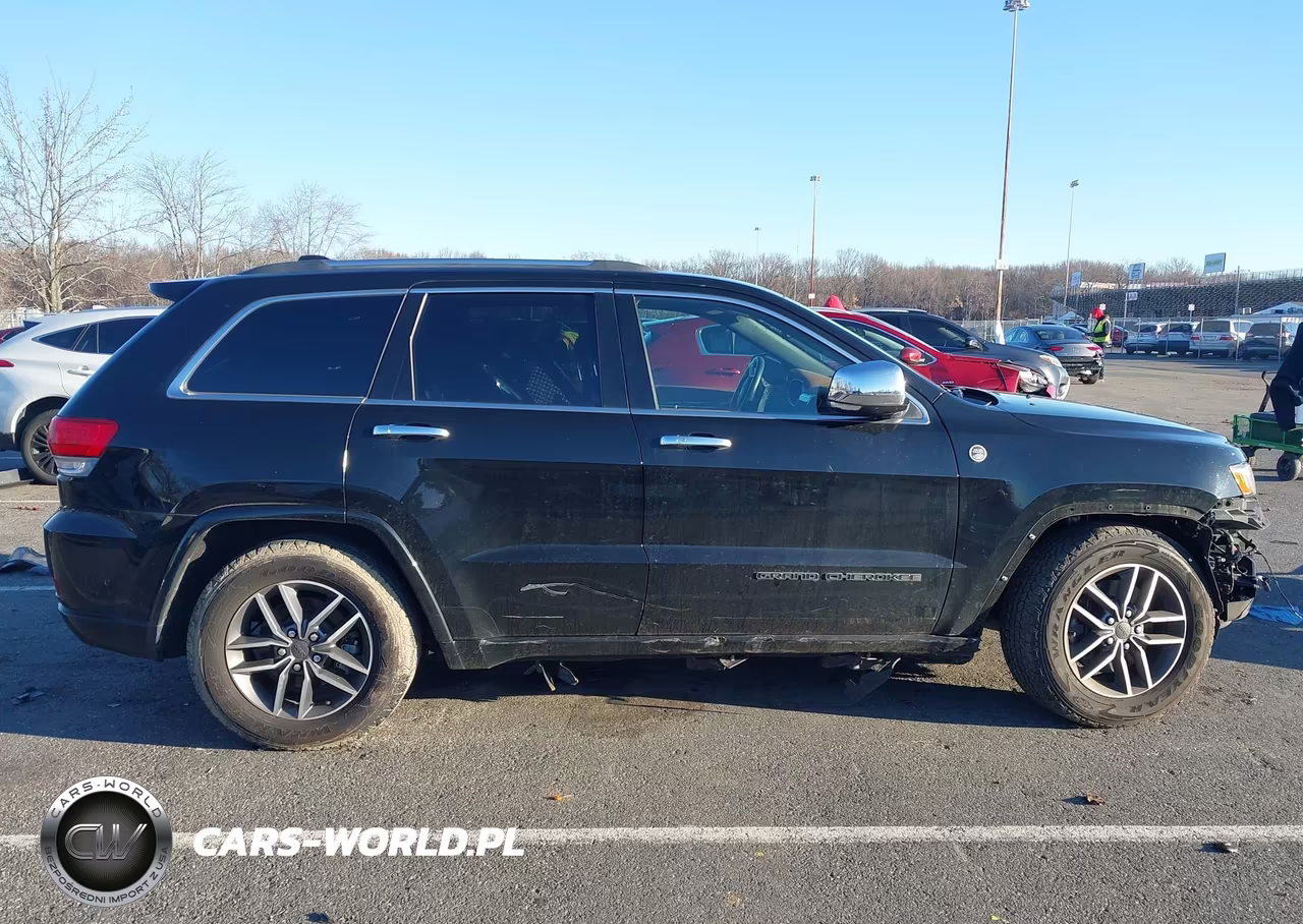 2021 Jeep Grand Cherokee Overland 4X4 VIN:1C4RJFCG4MC682434 - 12