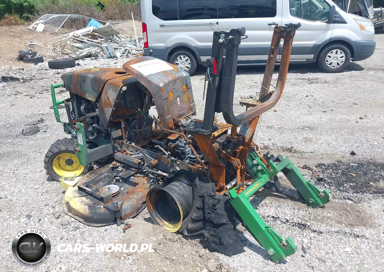 2010 John Deere 2305 Tractor VIN:0000LV2305H625656 - 3
