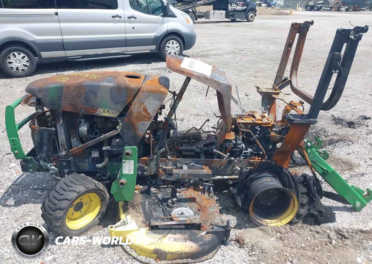 2010 John Deere 2305 Tractor VIN:0000LV2305H625656 - 8
