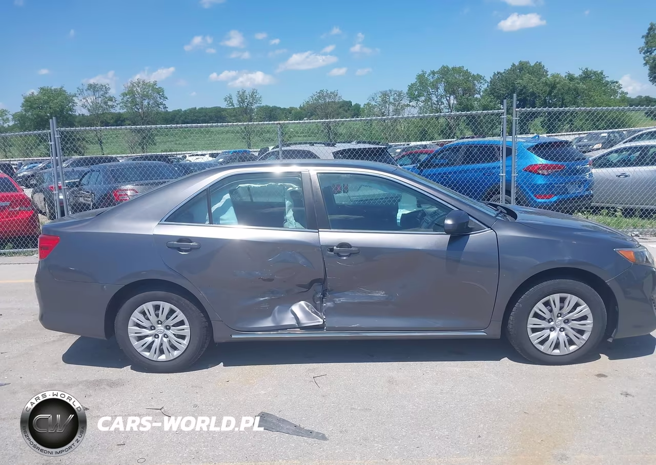 2014 Toyota Camry Le VIN:4T4BF1FK9ER423327 - 13