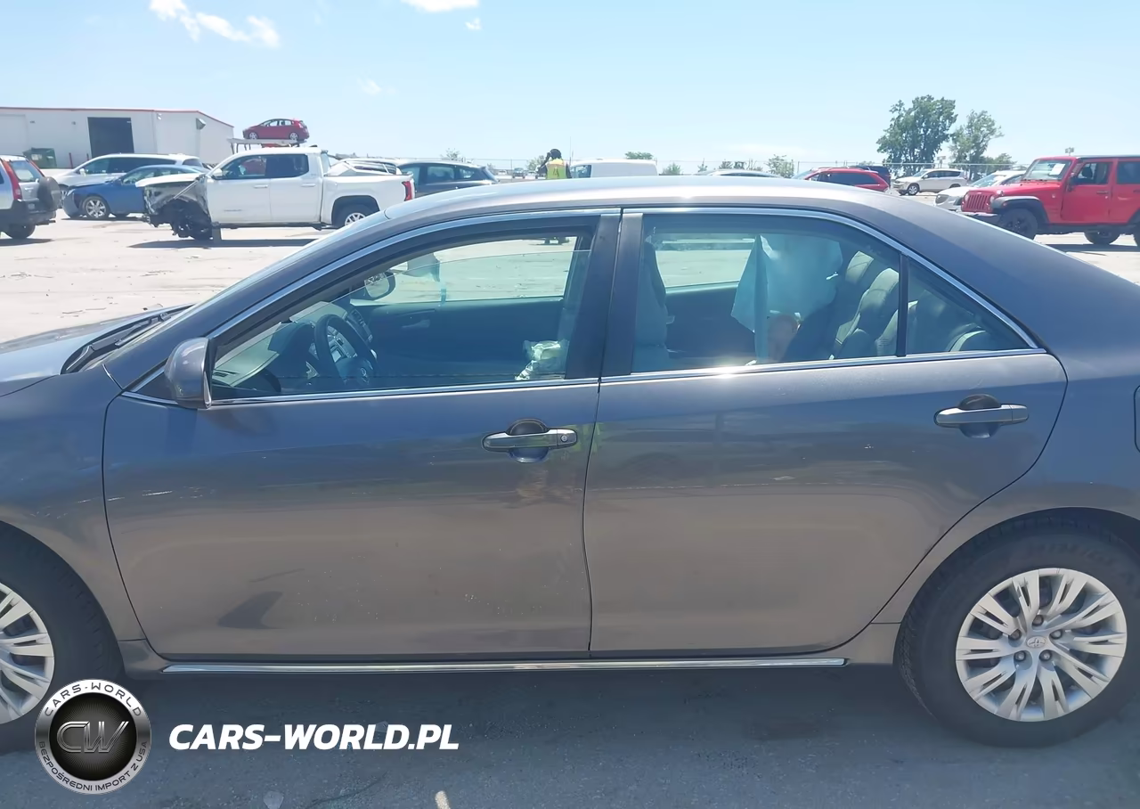 2014 Toyota Camry Le VIN:4T4BF1FK9ER423327 - 14