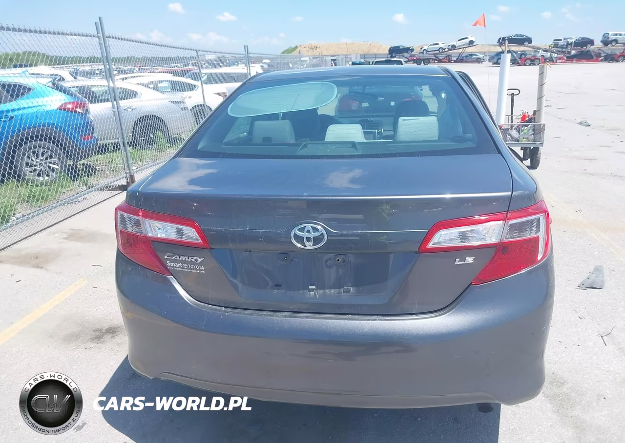 2014 Toyota Camry Le VIN:4T4BF1FK9ER423327 - 16