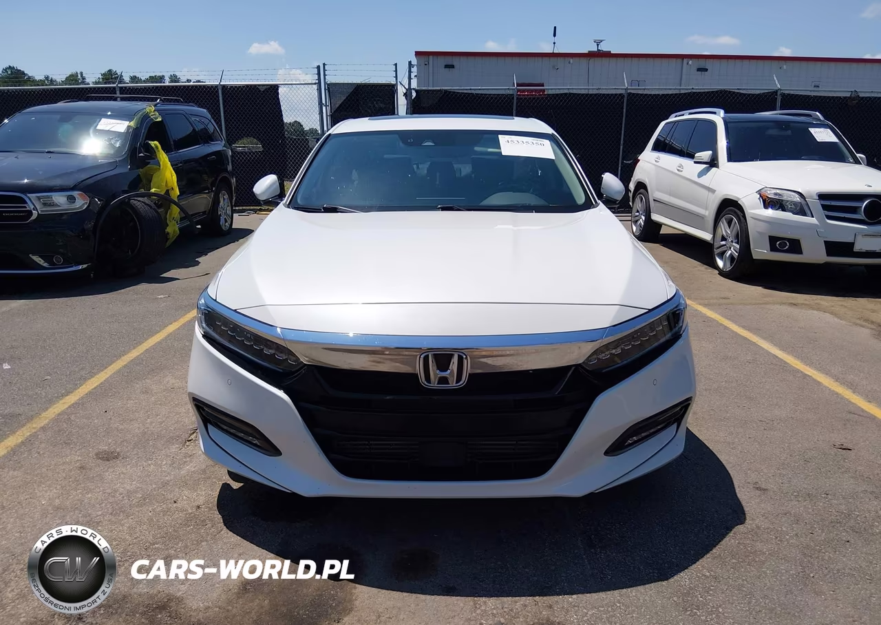2018 Honda Accord Touring VIN:1HGCV1F91JA123247 - 13
