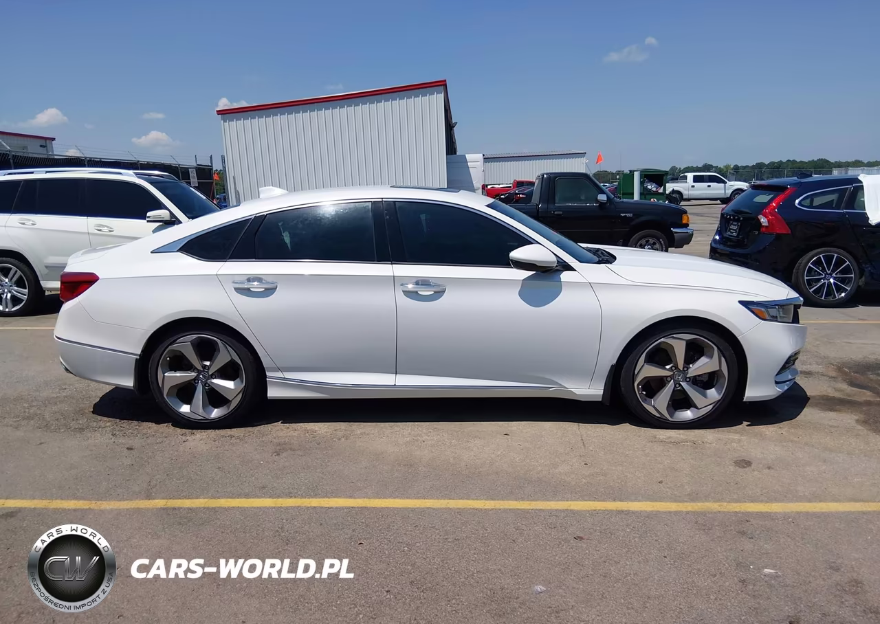 2018 Honda Accord Touring VIN:1HGCV1F91JA123247 - 14