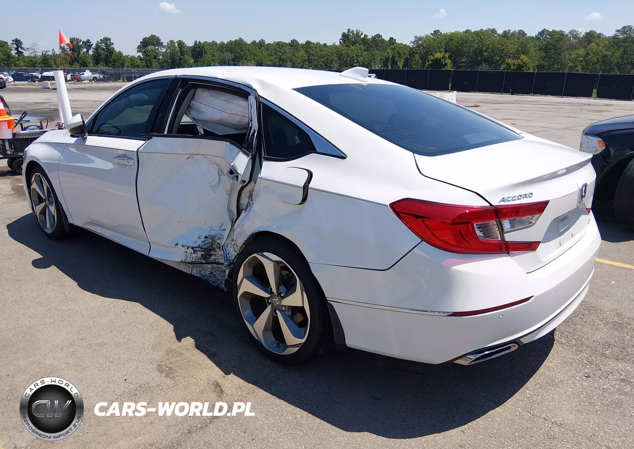 2018 Honda Accord Touring VIN:1HGCV1F91JA123247 - 3