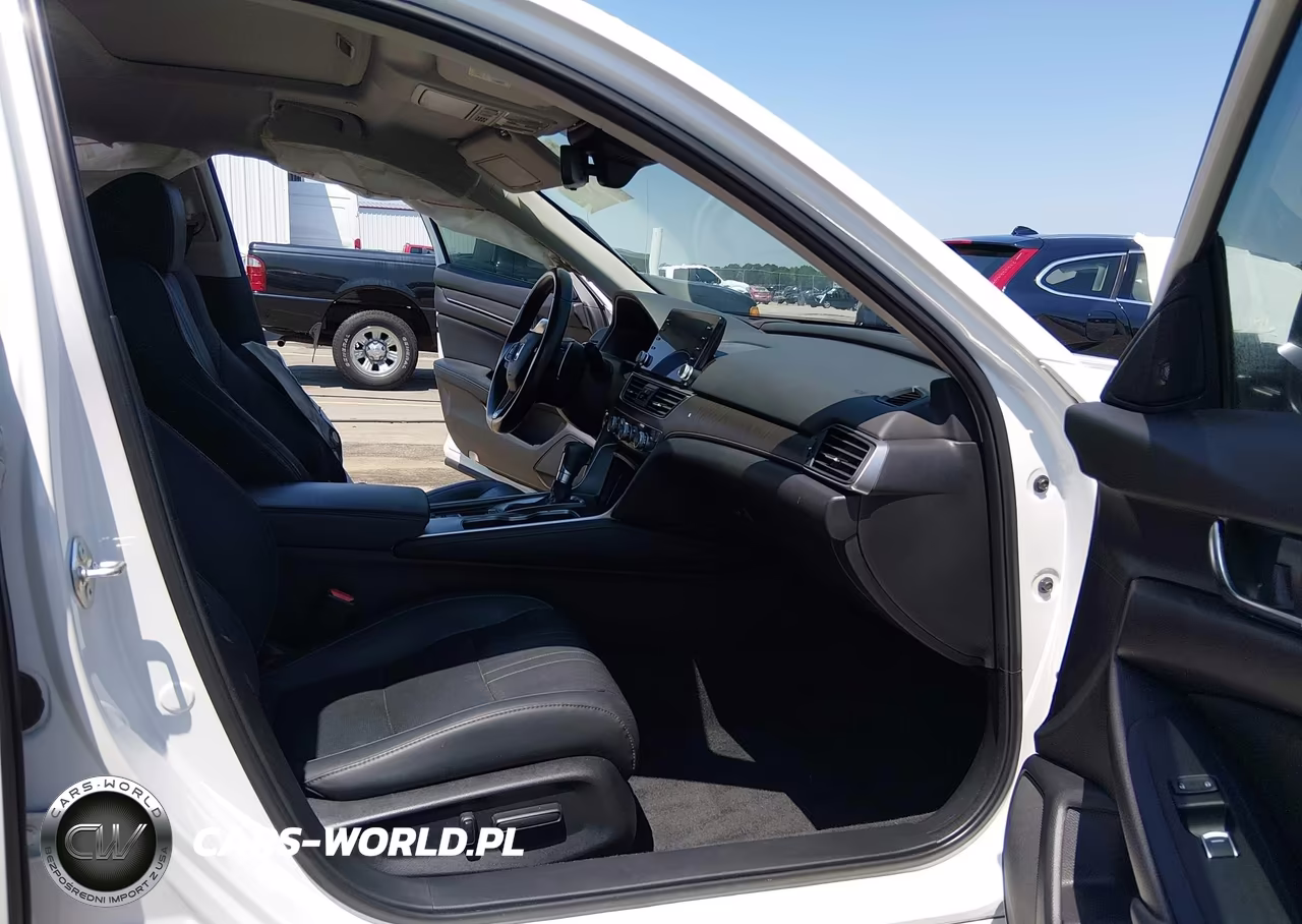 2018 Honda Accord Touring VIN:1HGCV1F91JA123247 - 5