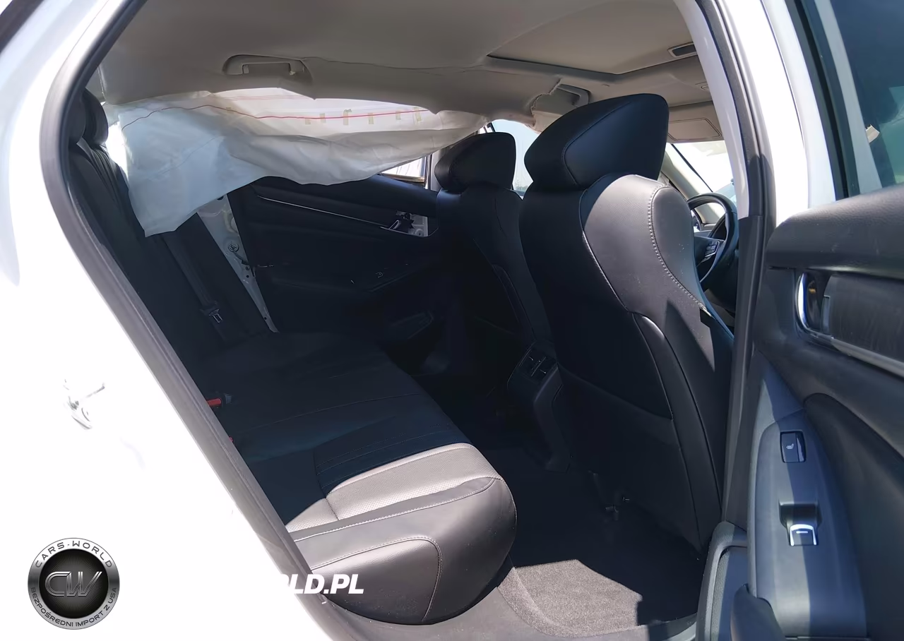 2018 Honda Accord Touring VIN:1HGCV1F91JA123247 - 8