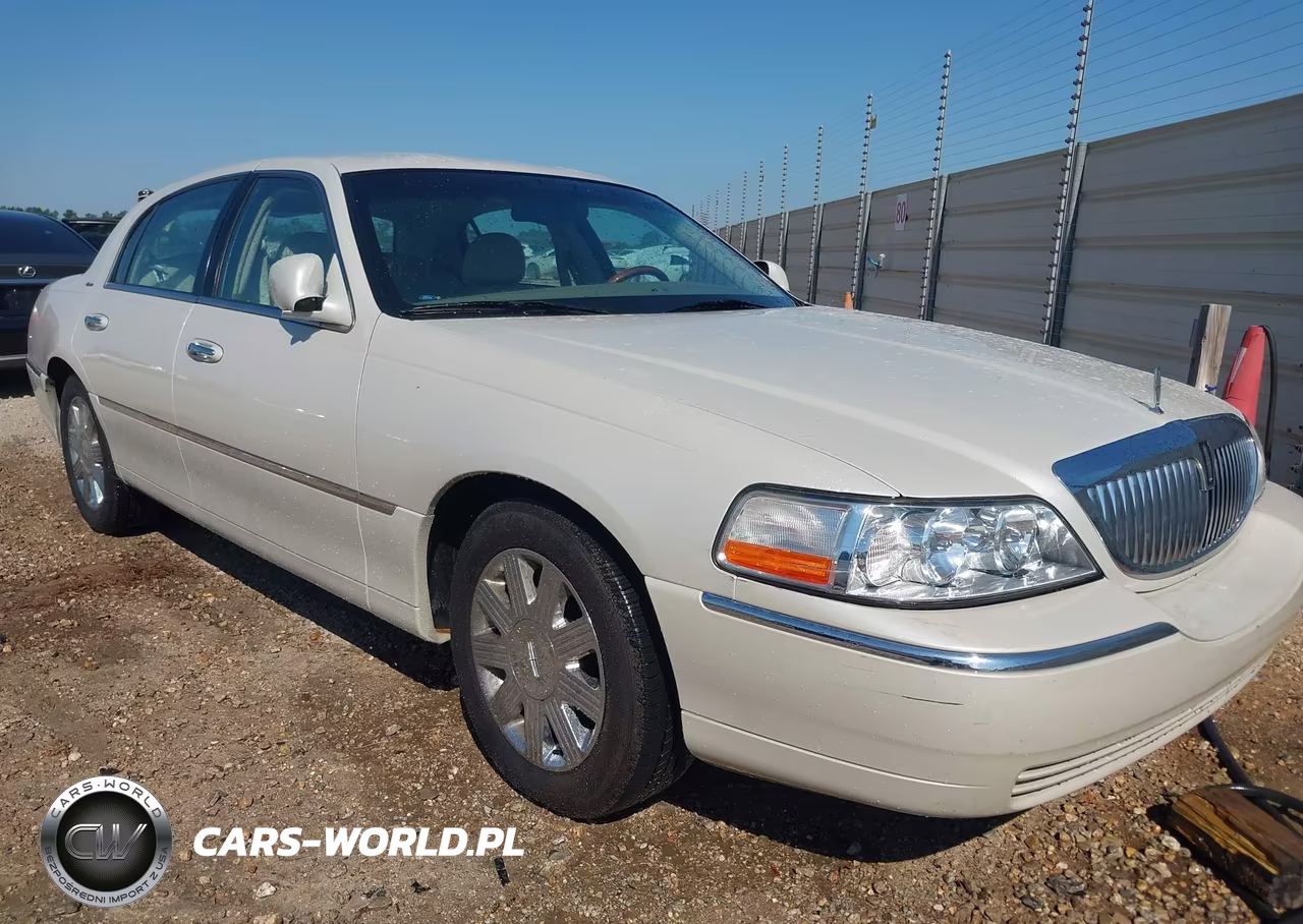 2004 Lincoln Town Car Ultimate – zdjęcie 1 z 11