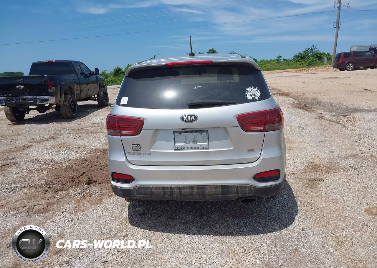 2019 Kia Sorento 2.4L L VIN:5XYPG4A34KG539230 - 16