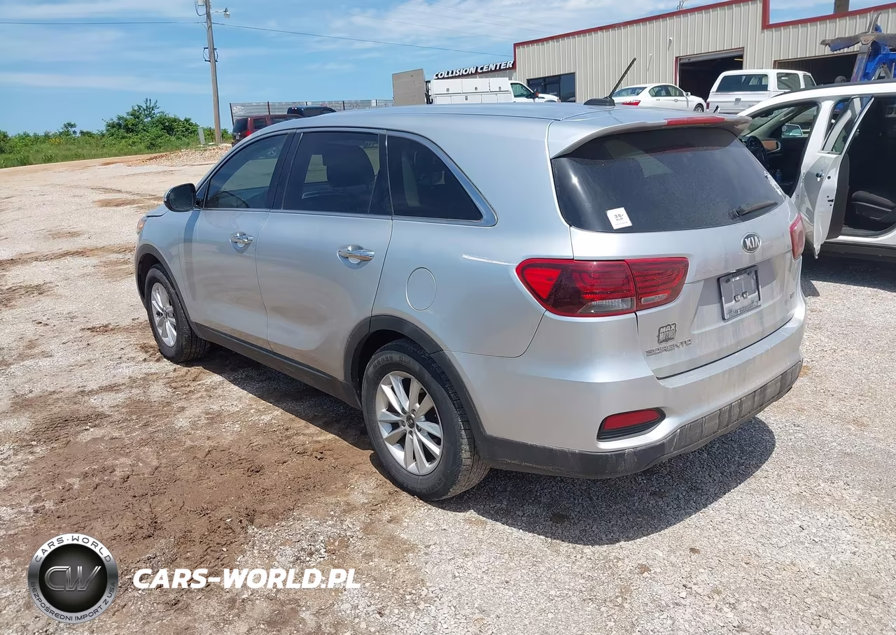 2019 Kia Sorento 2.4L L VIN:5XYPG4A34KG539230 - 3