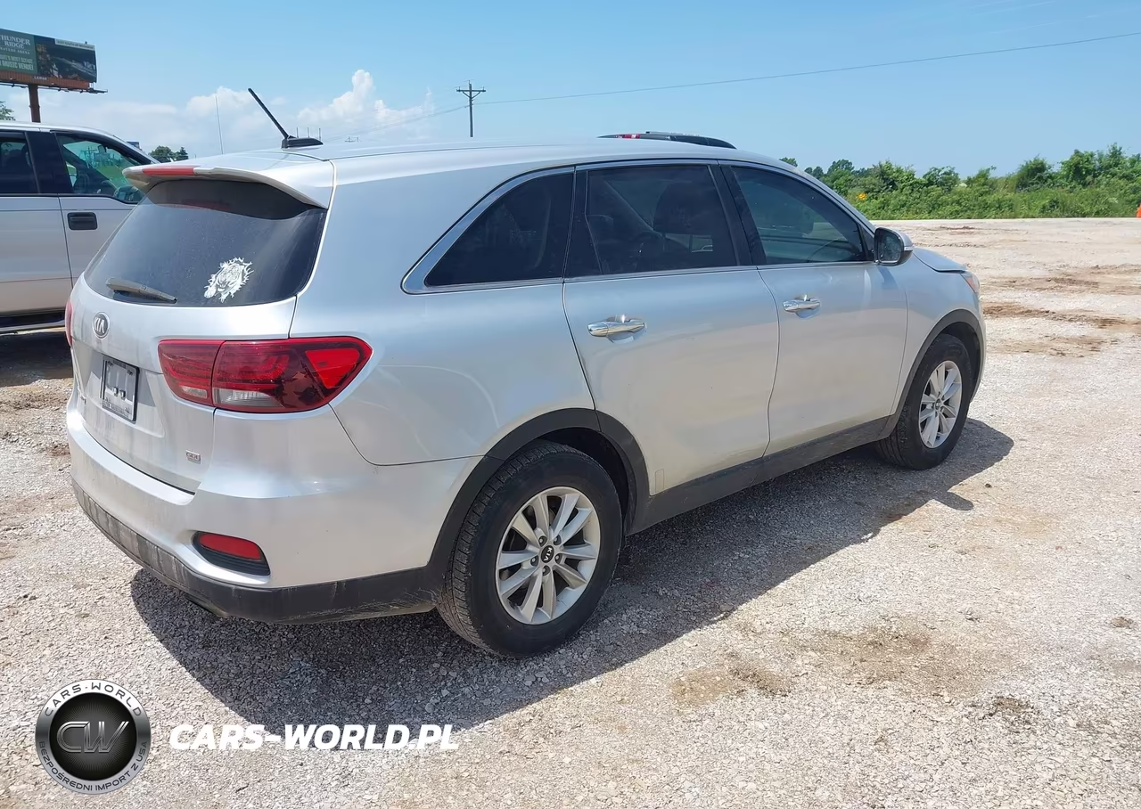 2019 Kia Sorento 2.4L L VIN:5XYPG4A34KG539230 - 4