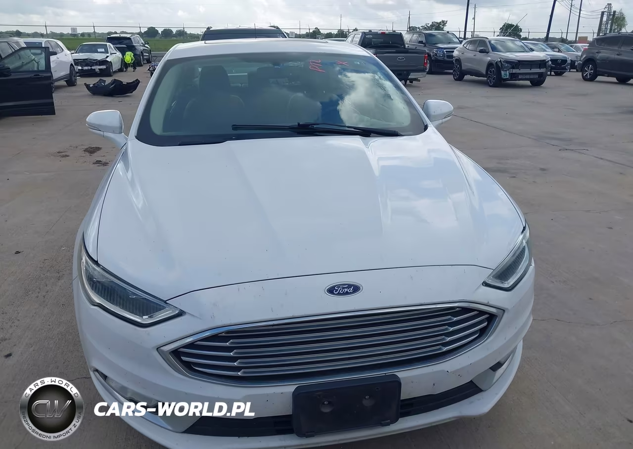 2018 Ford Fusion Hybrid Titanium VIN:3FA6P0RUXJR103011 - 12