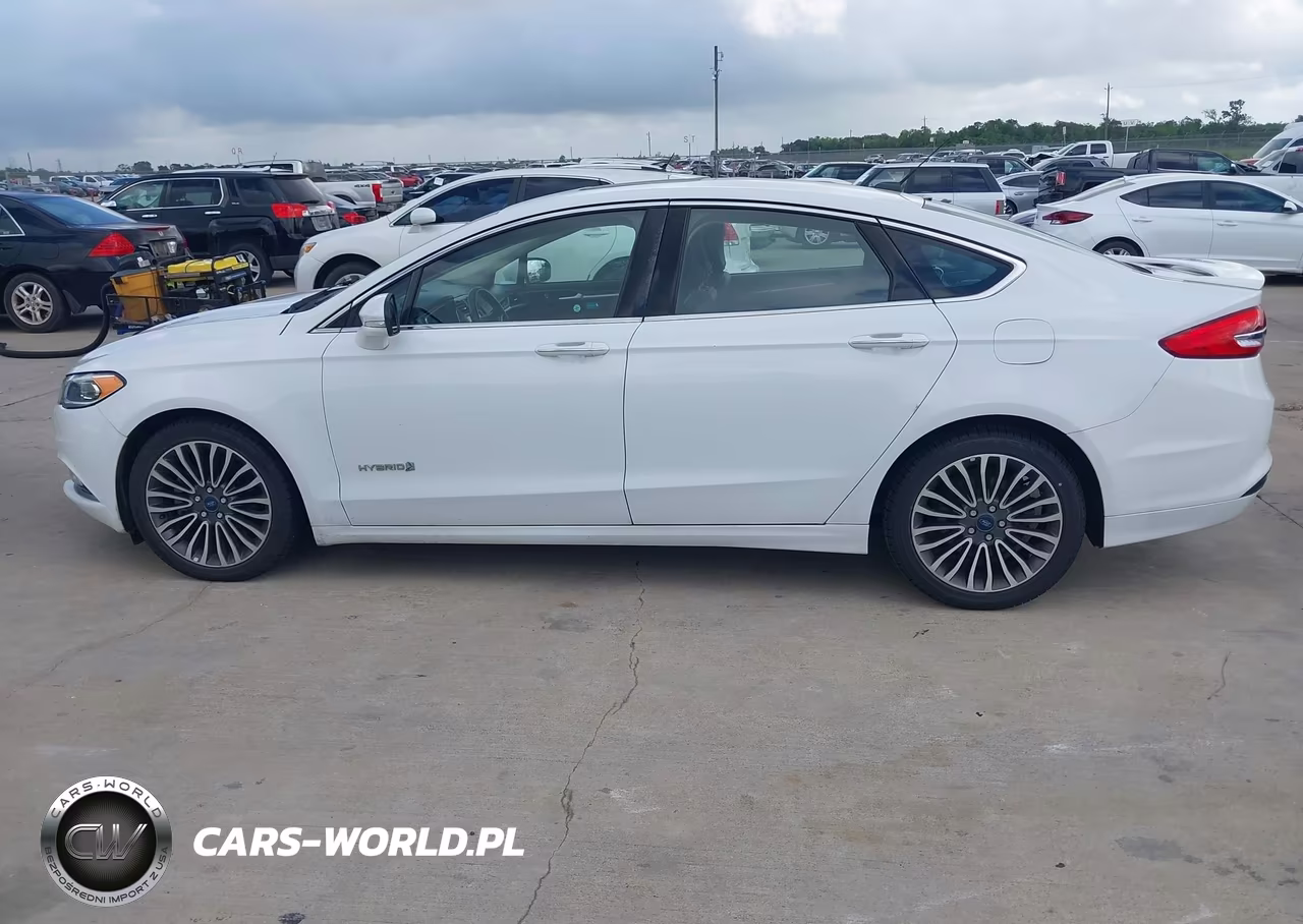 2018 Ford Fusion Hybrid Titanium VIN:3FA6P0RUXJR103011 - 14