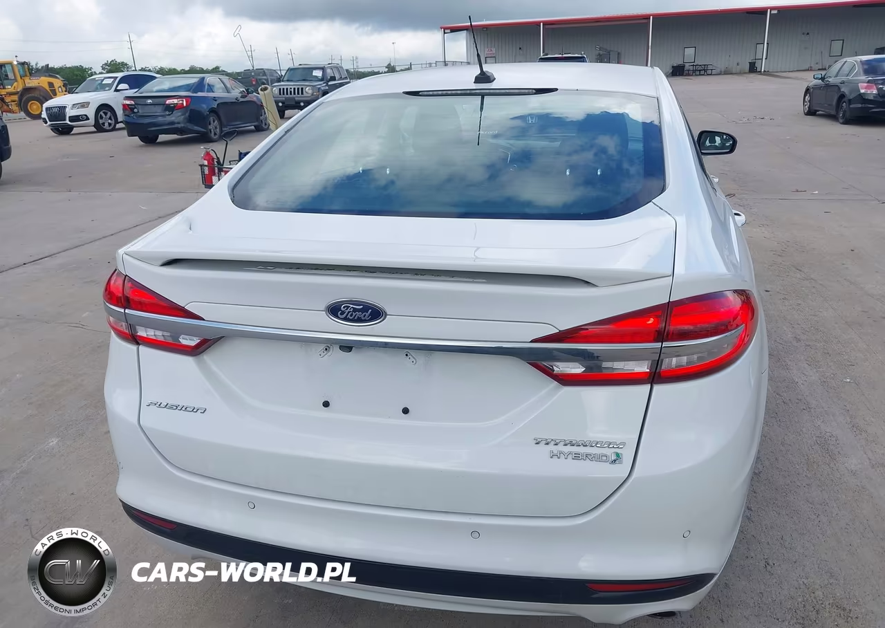2018 Ford Fusion Hybrid Titanium VIN:3FA6P0RUXJR103011 - 16