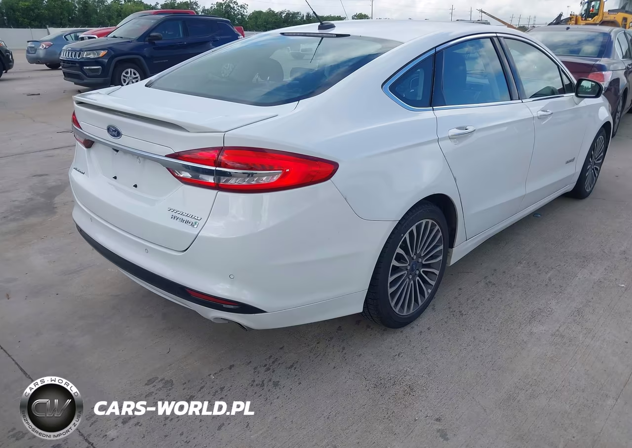 2018 Ford Fusion Hybrid Titanium VIN:3FA6P0RUXJR103011 - 4