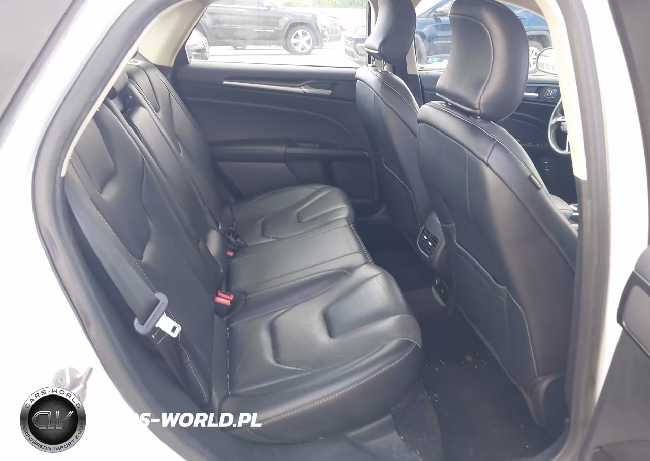 2018 Ford Fusion Hybrid Titanium VIN:3FA6P0RUXJR103011 - 8