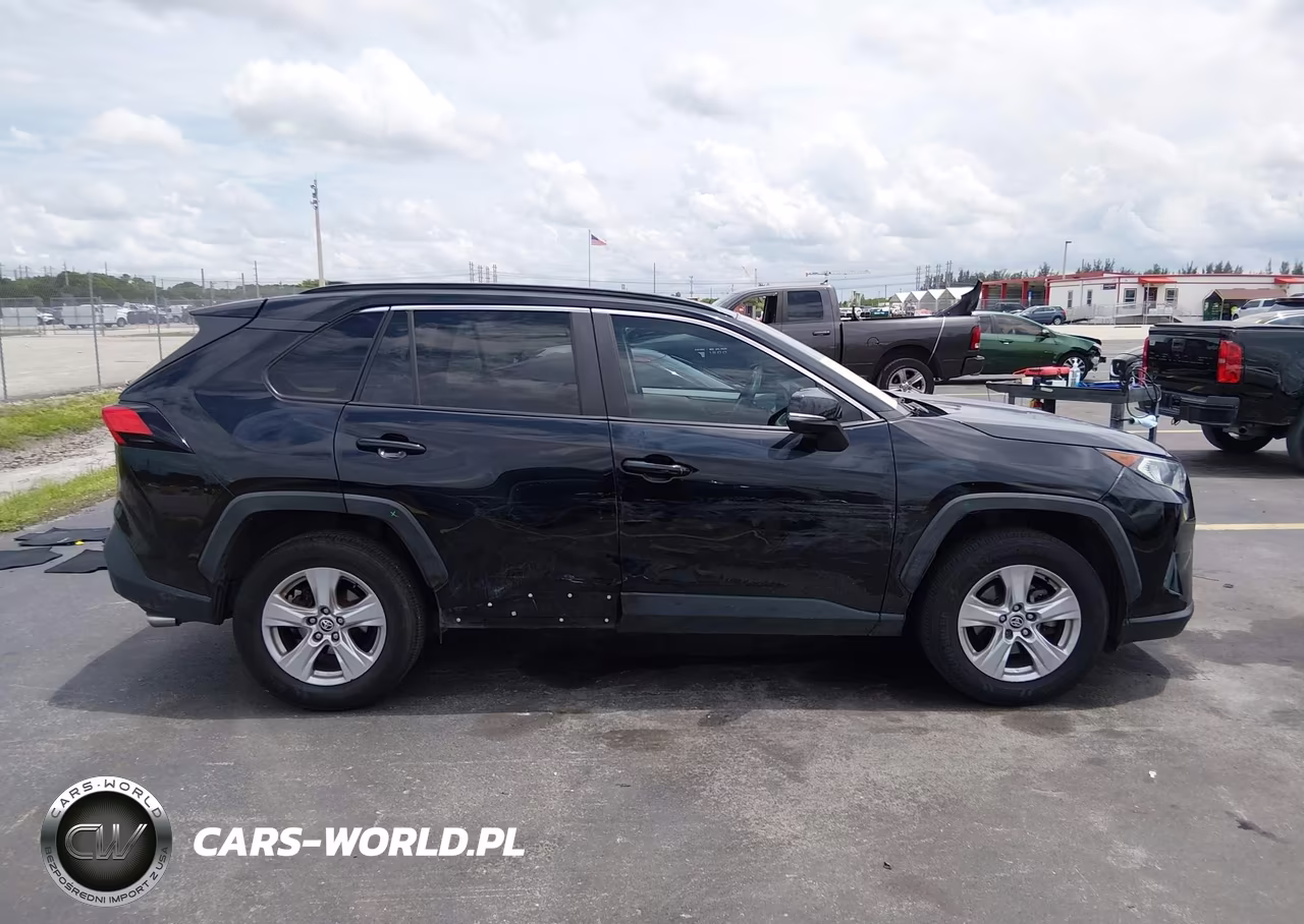 2021 Toyota Rav4 Xle VIN:JTMW1RFV9MD066768 - 13