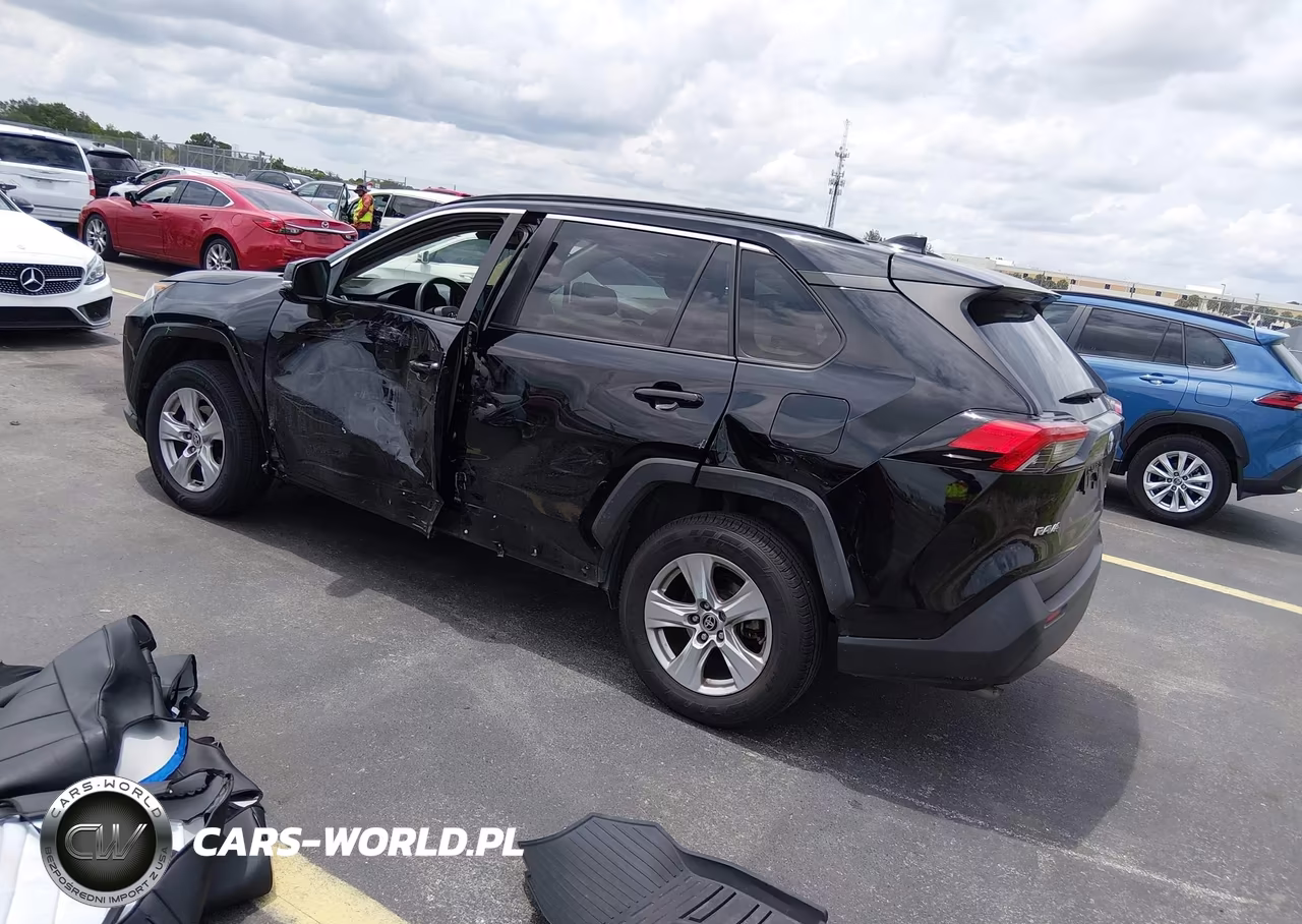 2021 Toyota Rav4 Xle VIN:JTMW1RFV9MD066768 - 3