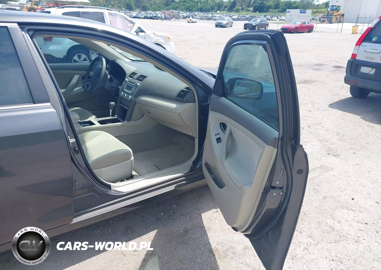 2009 Toyota Camry Le VIN:4T1BE46K89U852317 - 5