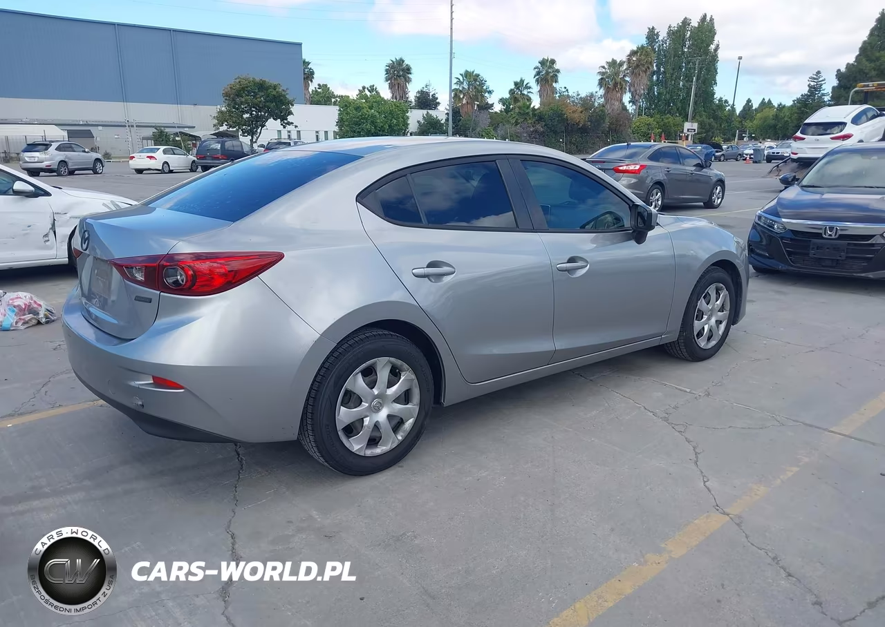 2015 Mazda Mazda3 I Sport VIN:3MZBM1U79FM178132 - 4