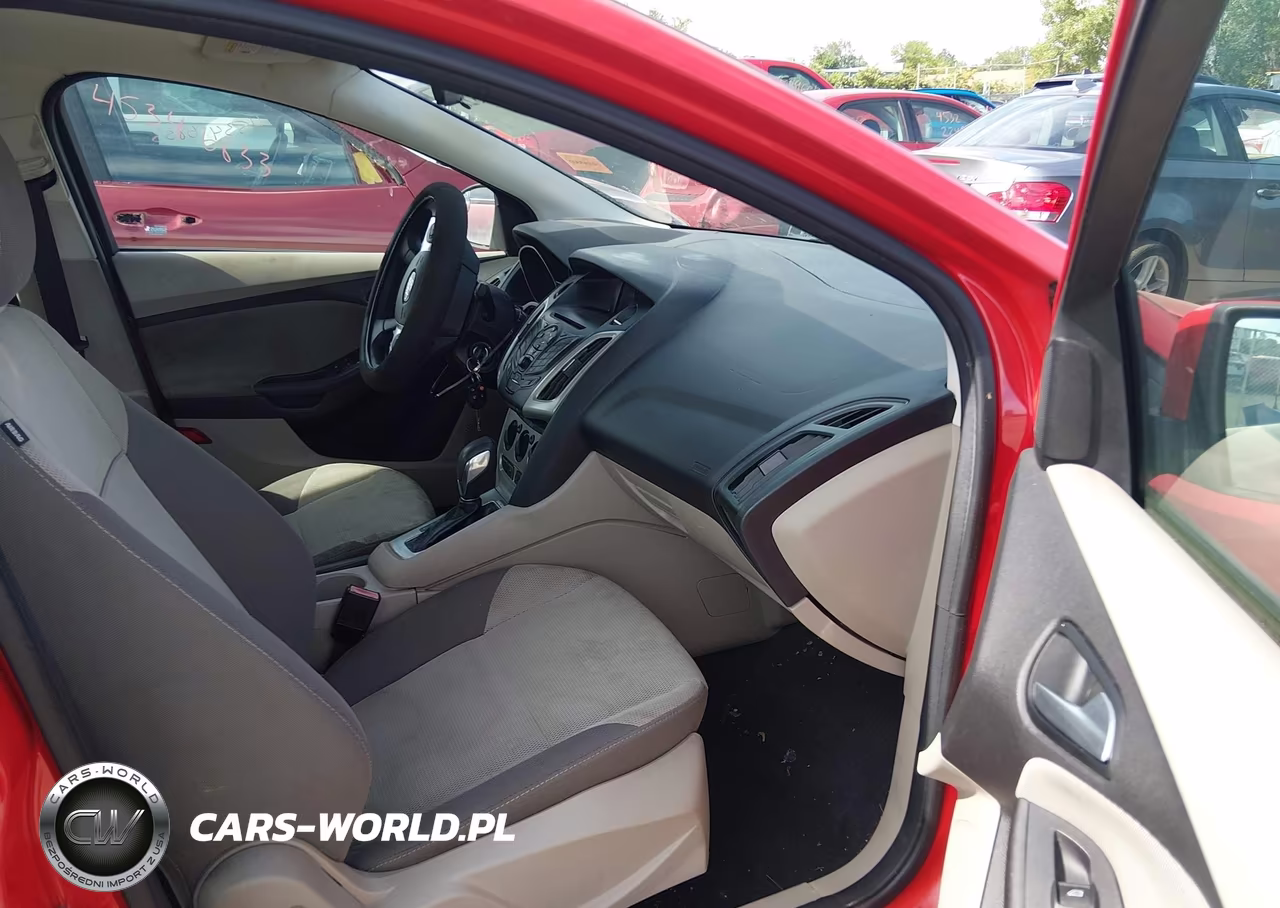 2012 Ford Focus Se VIN:1FAHP3F25CL421164 - 5