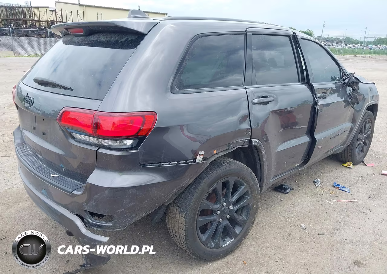 2019 Jeep Grand Cherokee Altitude 4X4 VIN:1C4RJFAG4KC568370 - 4