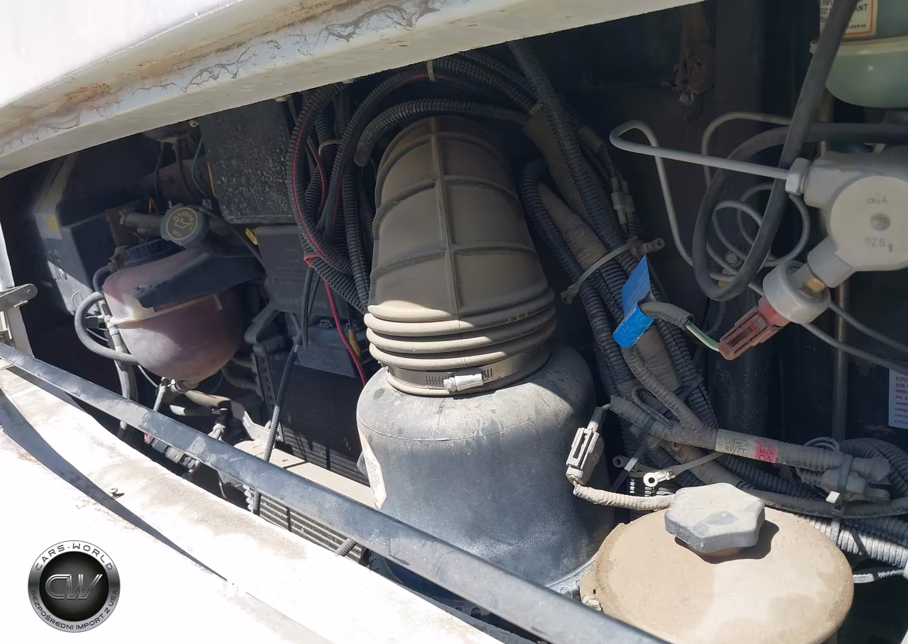 1999 Ford F550 Super Duty Stripped Chass VIN:3FCLF53SXXJA22554 - 10