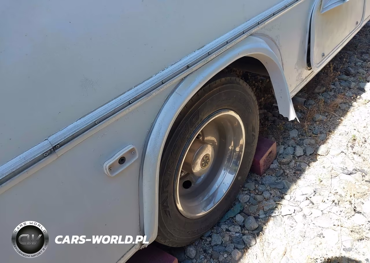 1999 Ford F550 Super Duty Stripped Chass VIN:3FCLF53SXXJA22554 - 12