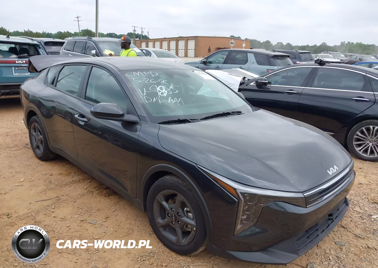 2026 Kia K4 Lxs – zdjęcie 1 z 16